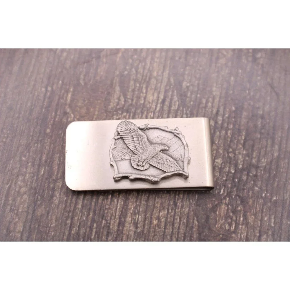 Unbranded silver tone