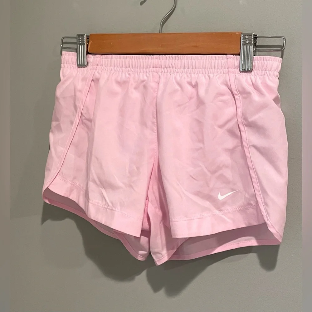 Nike Dri Fit‎ Standard Fit Girls Shorts-Size Med New with Tags