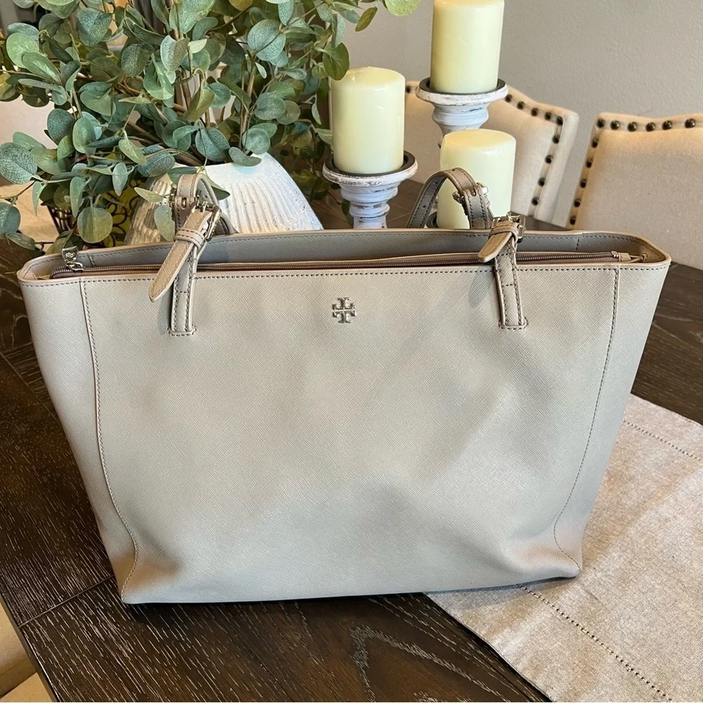 Tory Burch Emerson Carryall Bag - Tan