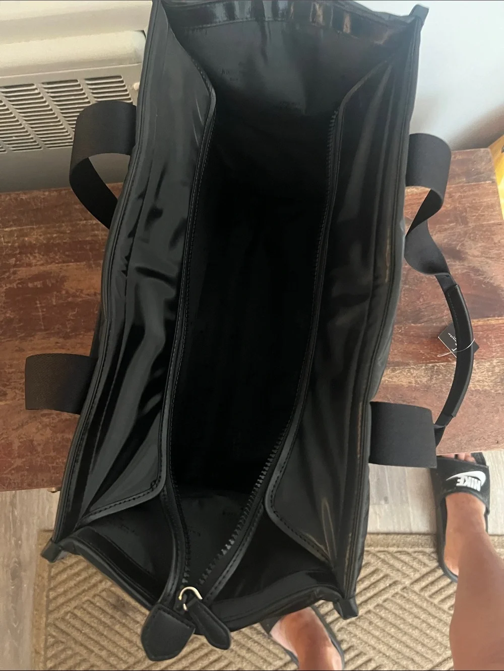 kate spade Black Puffer Laptop Black shiny Tote
