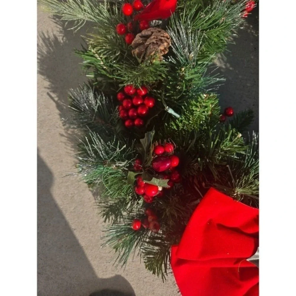 Christmas Wreath Red‎ Bow Pinecones Berries Holiday Home Decor