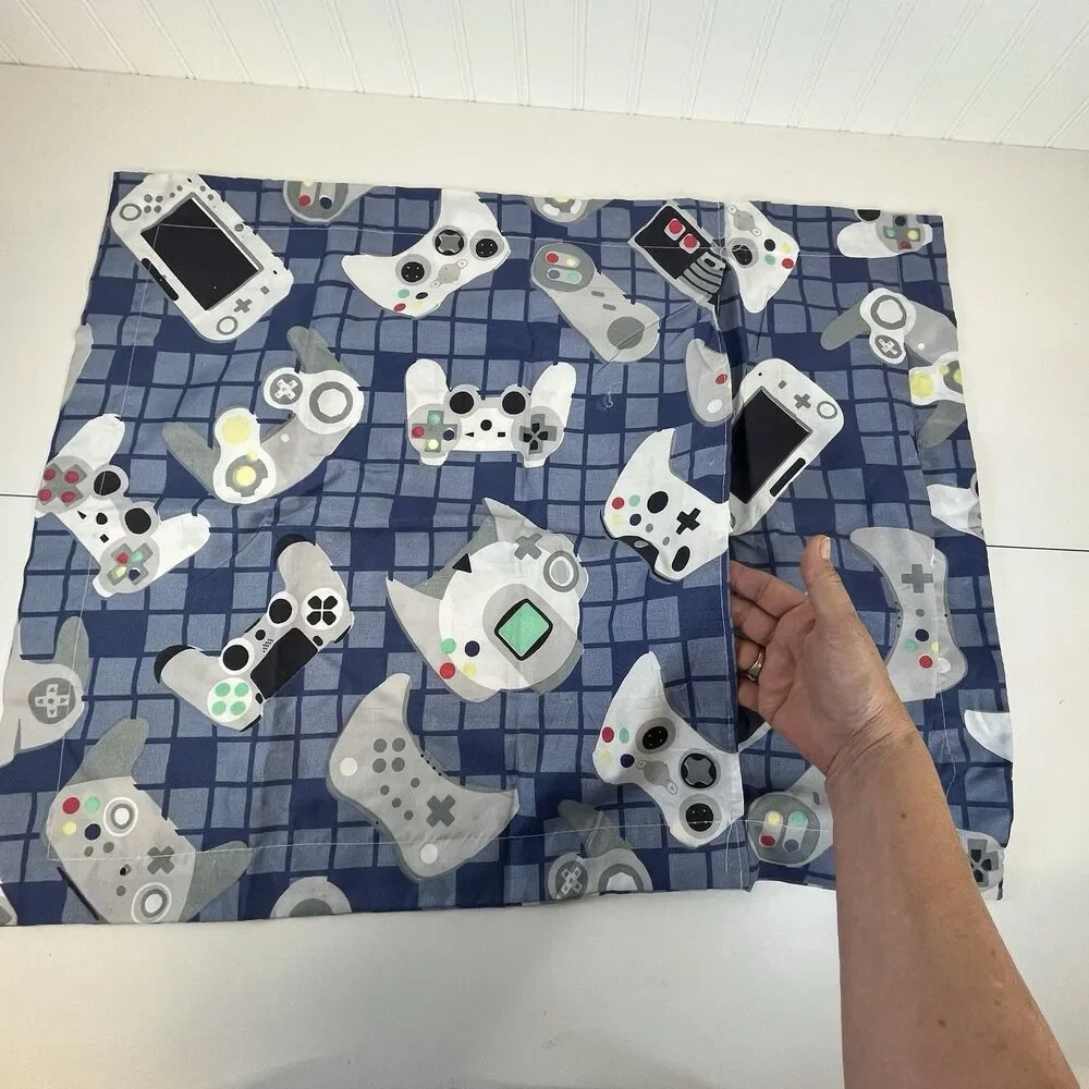 2 Nintendo Gaming‎ Controllers Pillow Shams Blue size 30 X 23 Envelope Style