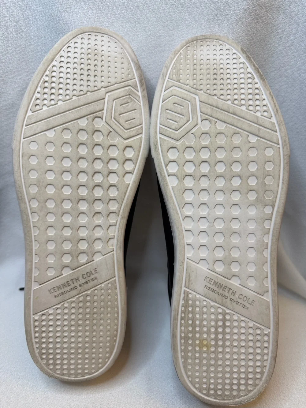 Kenneth Cole Men's Sz 9.5 Black Pebbled Leather Low Top Casual Cupsole Sneakers