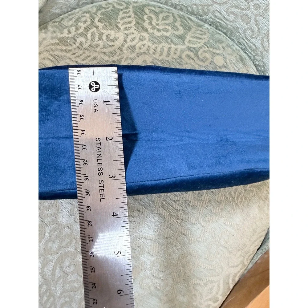 Illumicrate Heart of Time Blue Velvet Embroidered Pouch Clock Face Bag Dec 2024