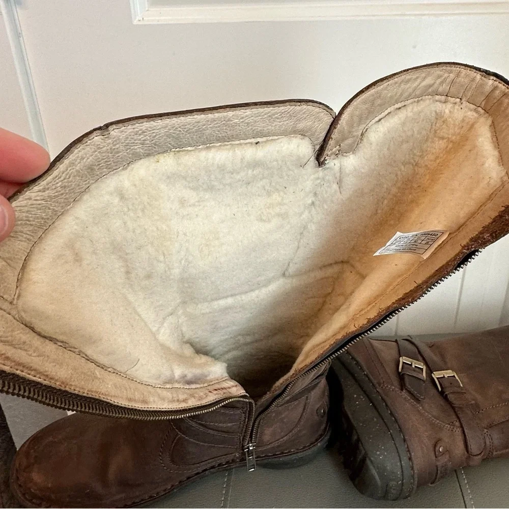 UGG Woman’s Rosen Roding Boots