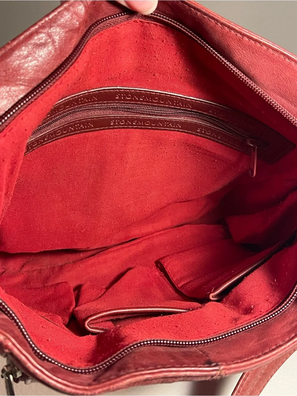 Stone Mountain Red Pebble Leather Shoulder Bag Tote 3-Zip