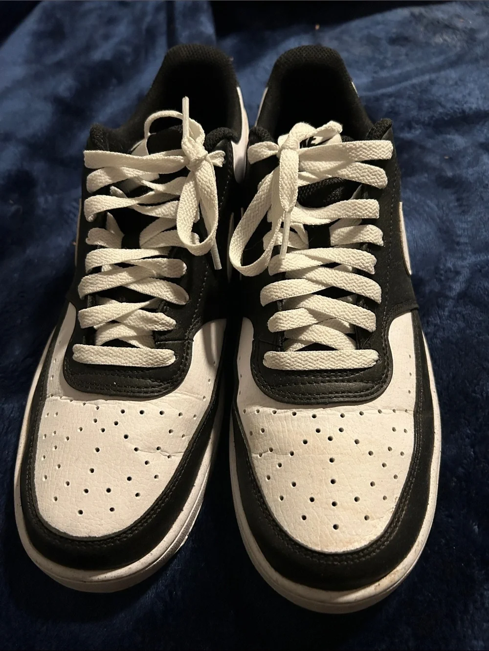 Nike Low-Top Athletic Sneakers in Black and White