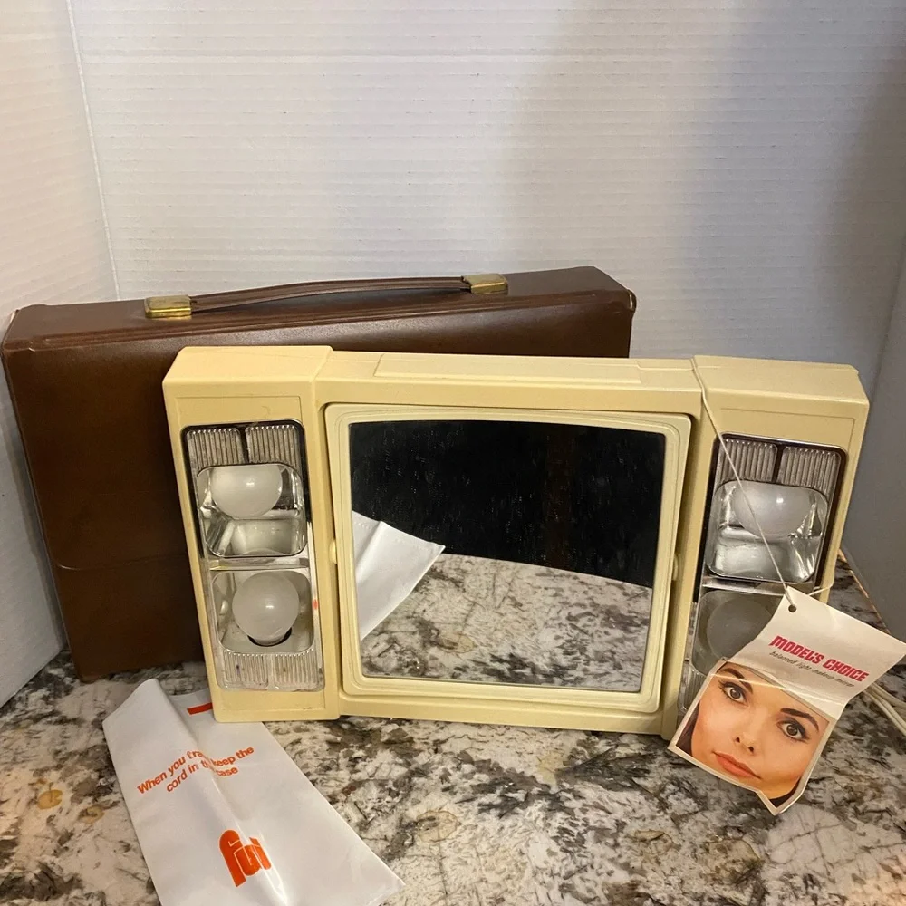 VTG 1968 Models Choice Faces West Lighted Double Sided Magnifying Makeup Mirror