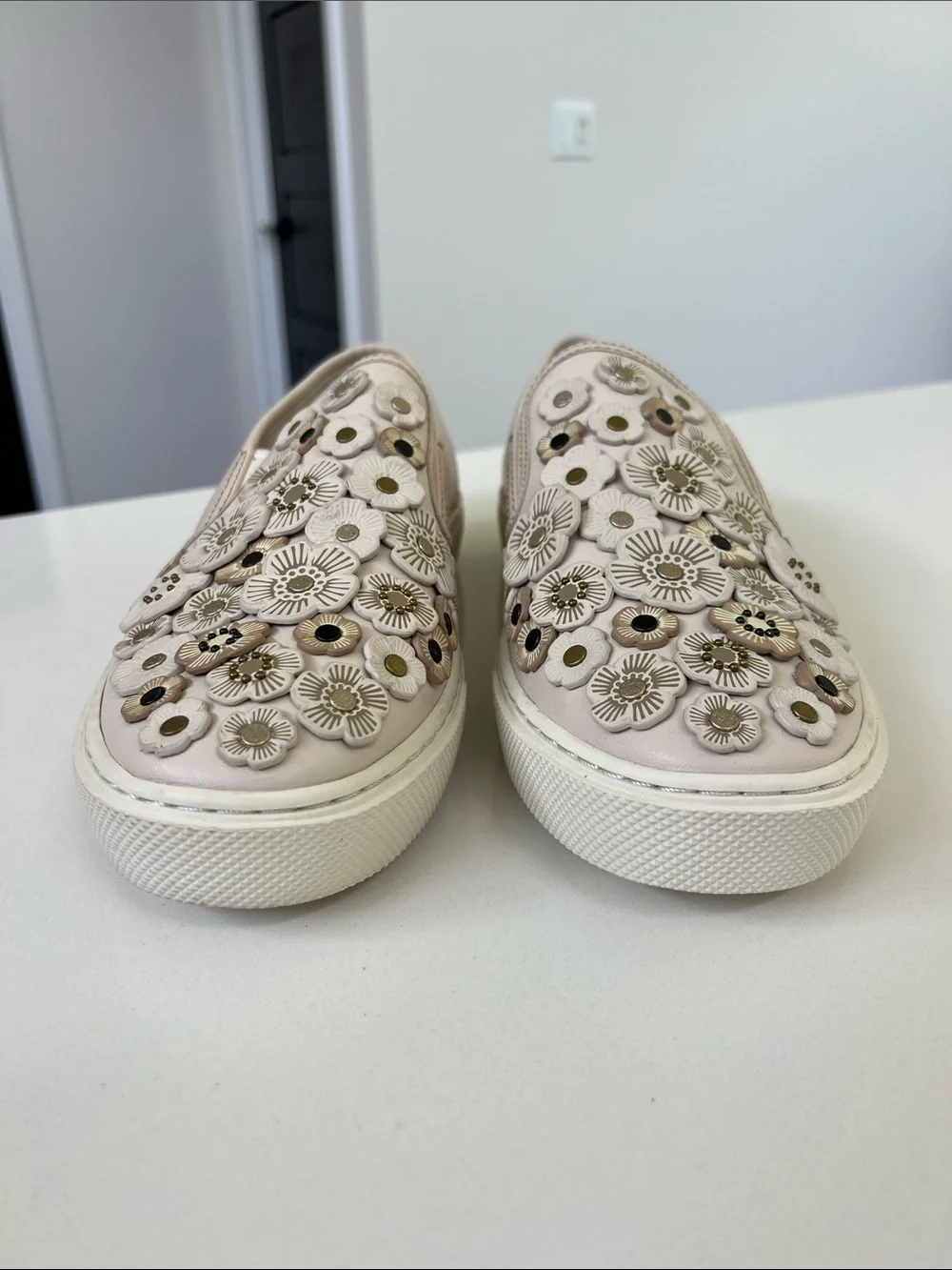 Coach tea rose chalk light blush pink cream slip on sneakers floral appliqués 9