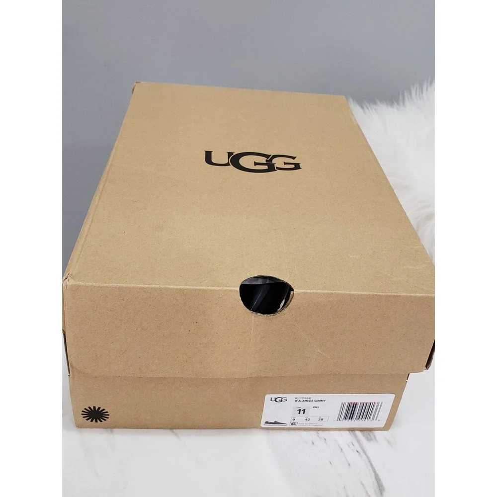 NEW UGG Alameda Sammy Knit Slip-On Sneakers Gray Casual Women's‎ Shoes