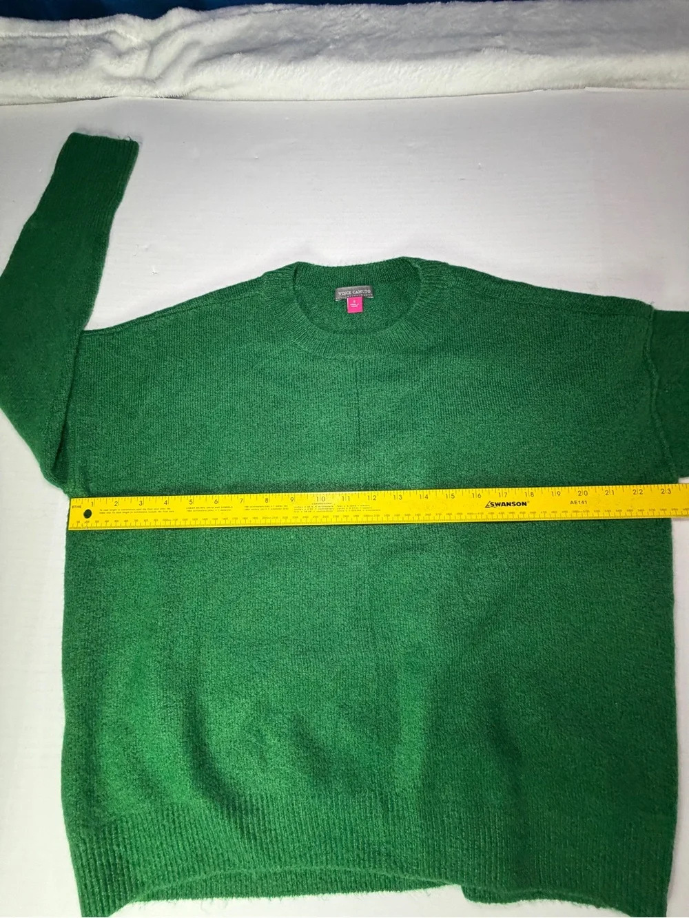NWOT Vince Camuto Women's Emerald Green Crewneck Sweater MINOR FLAW