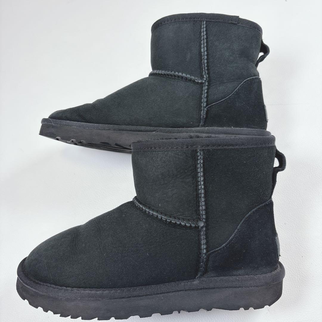 UGG Australia Classic Mini II 1016222 Sheepskin Boots, Black, Size 25cm